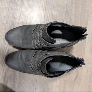 Time and Tru Black Ankle Boots